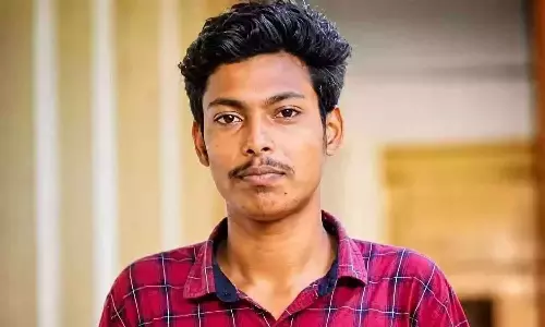 അഭിമന്യു വധക്കേസിൽ രഹസ്യവിചാരണയില്ല; പ്രതികളുടെ ഹരജി ഹൈക്കോടതി തള്ളി അഭിമന്യു വധക്കേസിൽ രഹസ്യവിചാരണയില്ല; പ്രതികളുടെ ഹരജി ഹൈക്കോടതി തള്ളി