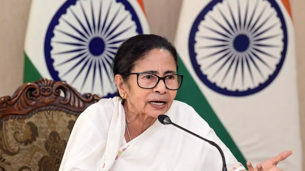 ഗ്യാനേഷ് കുമാറിന്റെ രാജി; പ്രതിപക്ഷ പ്രതിഷേധത്തിന് കരുത്തുപകരാൻ മമത ബാനർജി ഇന്ന് ഡൽഹിയിൽ ഗ്യാനേഷ് കുമാറിന്റെ രാജി; പ്രതിപക്ഷ പ്രതിഷേധത്തിന് കരുത്തുപകരാൻ മമത ബാനർജി ഇന്ന് ഡൽഹിയിൽ