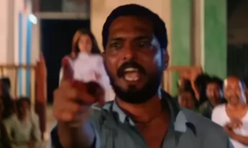 ക്രാന്തിവീറിലെ പ്രതാപ് തിലക്: ഒരൊറ്റ രംഗം കൊണ്ട് ചരിത്രം കുറിച്ച ഇതിഹാസം ക്രാന്തിവീറിലെ പ്രതാപ് തിലക്: ഒരൊറ്റ രംഗം കൊണ്ട് ചരിത്രം കുറിച്ച ഇതിഹാസം