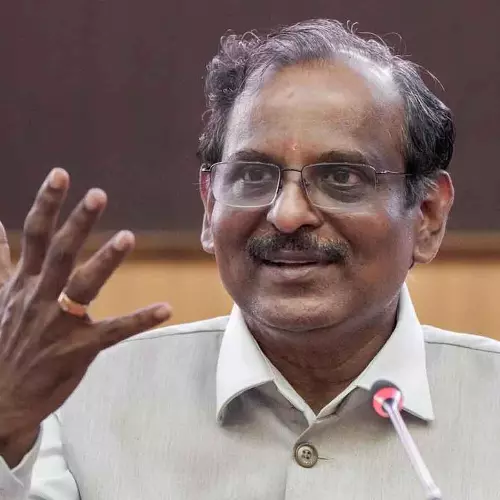 സ്വകാര്യവത്കരണ ഭീഷണി; ചെയർമാനുമായി അടിയന്തര കൂടിക്കാഴ്ച ആവശ്യപ്പെട്ട് ഐഎസ്ആർഒ ജീവനക്കാർ