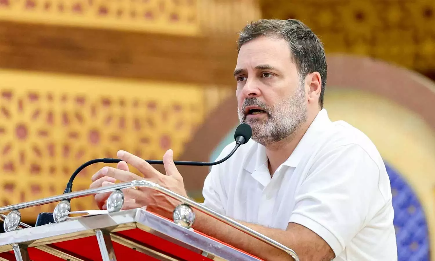 ഭയമാണ് അവരുടെ മുഖമുദ്ര, മോദിയും അമിത് ഷായും ഭീരുക്കൾ; പോരാട്ടം തുടരുമെന്ന് രാഹുൽ ഗാന്ധി ഭയമാണ് അവരുടെ മുഖമുദ്ര, മോദിയും അമിത് ഷായും ഭീരുക്കൾ; പോരാട്ടം തുടരുമെന്ന് രാഹുൽ ഗാന്ധി