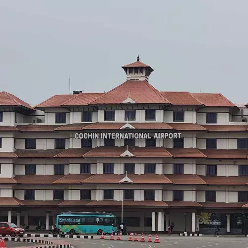 കൊച്ചിയിൽ നിന്ന് ജിദ്ദയിലേക്കുള്ള വിമാനങ്ങൾ റദ്ദാക്കി; യാത്രക്കാർക്ക് മുന്നറിയിപ്പ്