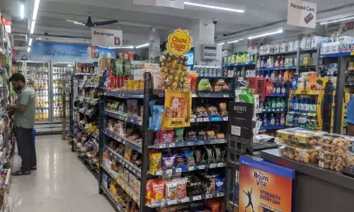 2000 രൂപയ്ക്ക് മുകളിലെ ഇടപാടുകൾക്ക് ഫീസ്: ഒക്ടോബർ 15ന് സൂപ്പർമാർക്കറ്റുകളിൽ യുപിഐ പണിമുടക്ക്