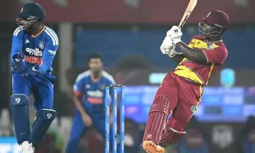 മൂന്നാം ടി20, രണ്ട് മാറ്റങ്ങളുമായി ഇന്ത്യ ; ടോസ് നേടിയ വിൻഡീസ് ഫീൽഡിങ് തിരഞ്ഞെടുത്തു മൂന്നാം ടി20, രണ്ട് മാറ്റങ്ങളുമായി ഇന്ത്യ ; ടോസ് നേടിയ വിൻഡീസ് ഫീൽഡിങ് തിരഞ്ഞെടുത്തു