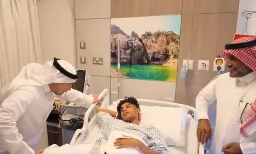 റിയാദ് വിമാനത്താവള ആക്രമണം; പരിക്കേറ്റവരെ സന്ദർശിച്ച് സൗദി ആരോഗ്യ മന്ത്രി റിയാദ് വിമാനത്താവള ആക്രമണം; പരിക്കേറ്റവരെ സന്ദർശിച്ച് സൗദി ആരോഗ്യ മന്ത്രി