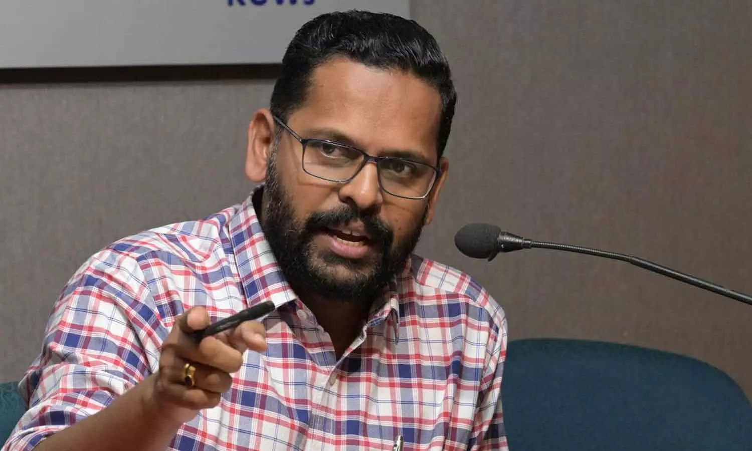 CJP ആർഎസ്എസിന്റെ മറ്റൊരു പദ്ധതിയാണെന്ന് രാജ്യം തിരിച്ചറിയും: പി.സരിൻ CJP ആർഎസ്എസിന്റെ മറ്റൊരു പദ്ധതിയാണെന്ന് രാജ്യം തിരിച്ചറിയും: പി.സരിൻ
