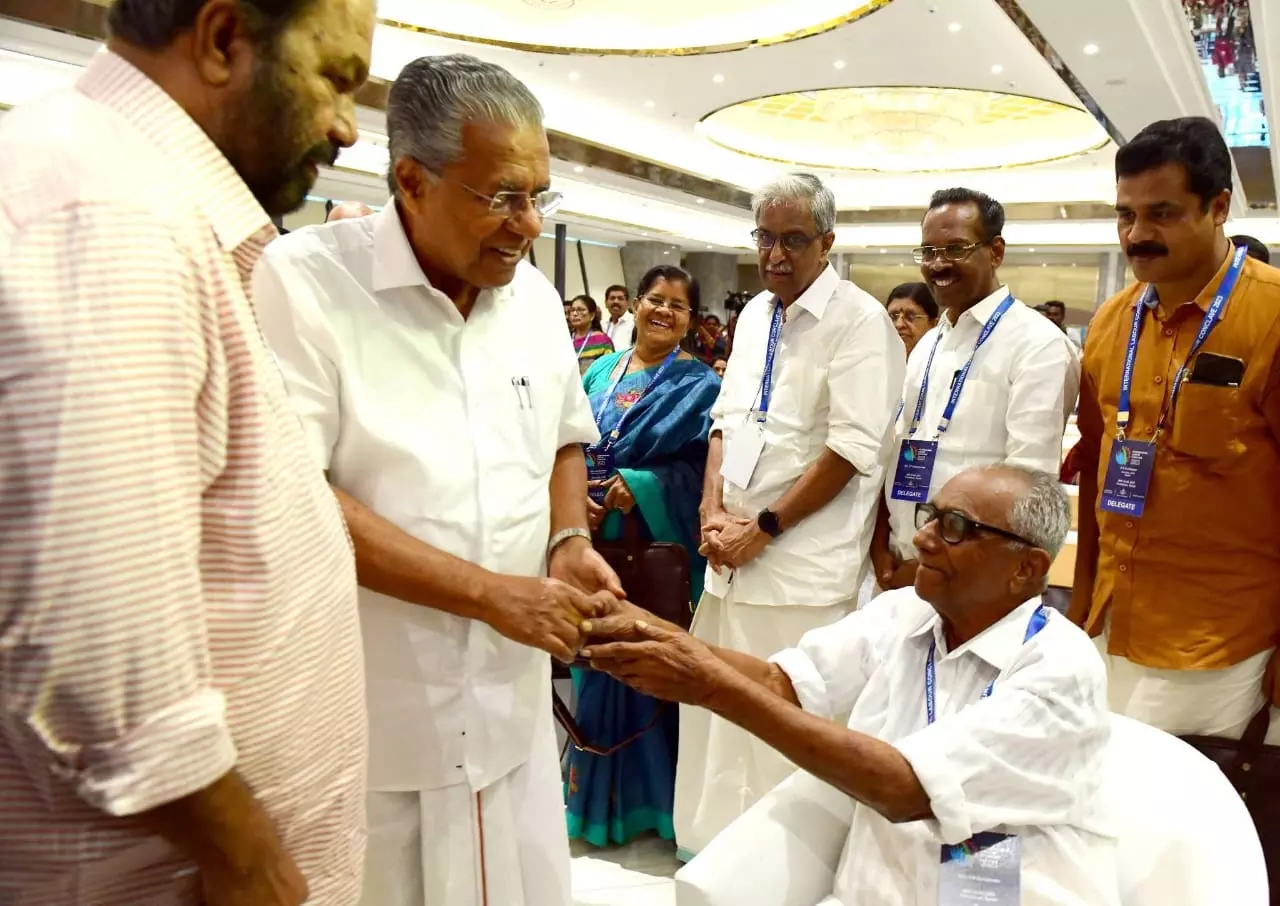 സമരസഖാവ്; പി.കെ ഗുരുദാസന്റെ ജീവിതം പറയുന്ന ഡോക്യുമെന്ററി ഒരുങ്ങുന്നു സമരസഖാവ്; പി.കെ ഗുരുദാസന്റെ ജീവിതം പറയുന്ന ഡോക്യുമെന്ററി ഒരുങ്ങുന്നു
