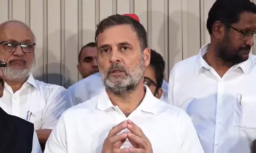 ഇനി സമാന്തര പ്രതിഷേധമില്ല, ഗ്യാനേഷിന്റെ രാജിക്കായി ഒരുമിച്ച് പോരാടും; രാഹുൽ ഗാന്ധി ഇനി സമാന്തര പ്രതിഷേധമില്ല, ഗ്യാനേഷിന്റെ രാജിക്കായി ഒരുമിച്ച് പോരാടും; രാഹുൽ ഗാന്ധി