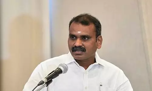 കേന്ദ്രമന്ത്രി എല്. മുരുകന് രാജിവെച്ചു കേന്ദ്രമന്ത്രി എല്. മുരുകന് രാജിവെച്ചു