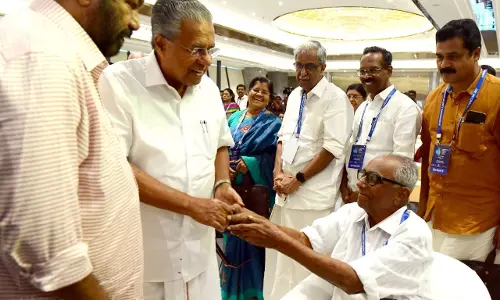 സമരസഖാവ്; പി.കെ ഗുരുദാസന്റെ ജീവിതം പറയുന്ന ഡോക്യുമെന്ററി ഒരുങ്ങുന്നു സമരസഖാവ്; പി.കെ ഗുരുദാസന്റെ ജീവിതം പറയുന്ന ഡോക്യുമെന്ററി ഒരുങ്ങുന്നു