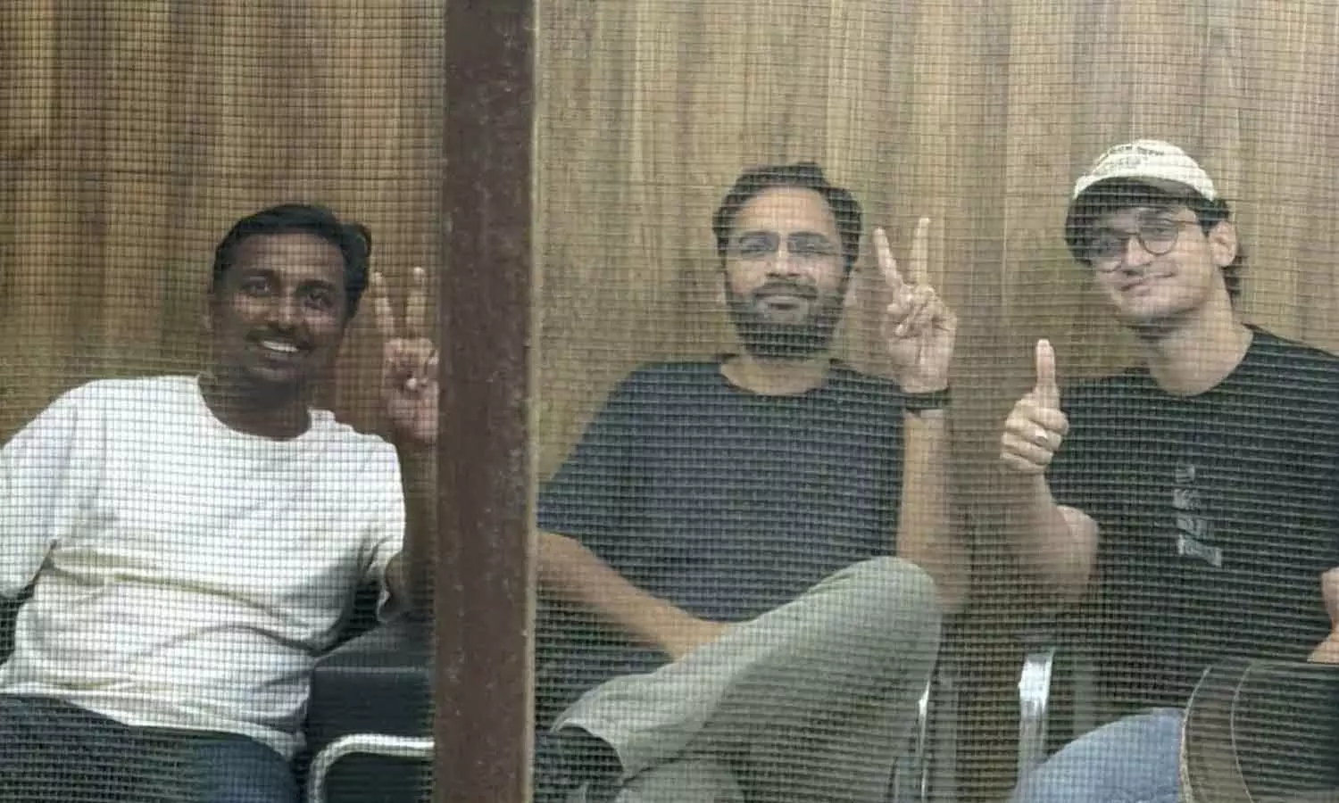 അശുതോഷ് റാങ്കയും സൗരവ് ദാസും ജയിലിലേക്ക്; അജിൻക്യ ഷിൻഡെയ്ക്ക് ജാമ്യം അശുതോഷ് റാങ്കയും സൗരവ് ദാസും ജയിലിലേക്ക്; അജിൻക്യ ഷിൻഡെയ്ക്ക് ജാമ്യം