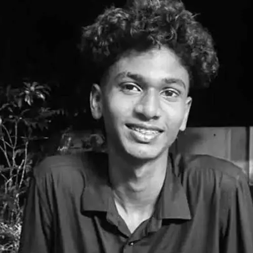 അസ്ലം ഭീഷണിപ്പെടുത്തിയാണ് പണം തട്ടിയത്, 20 പവനും 50,000 രൂപയുമാണ് തട്ടിയെടുത്തത്; നിയമപരമായി മുന്നോട്ടുപോകുമെന്ന് പെണ്കുട്ടിയുടെ സഹോദരി