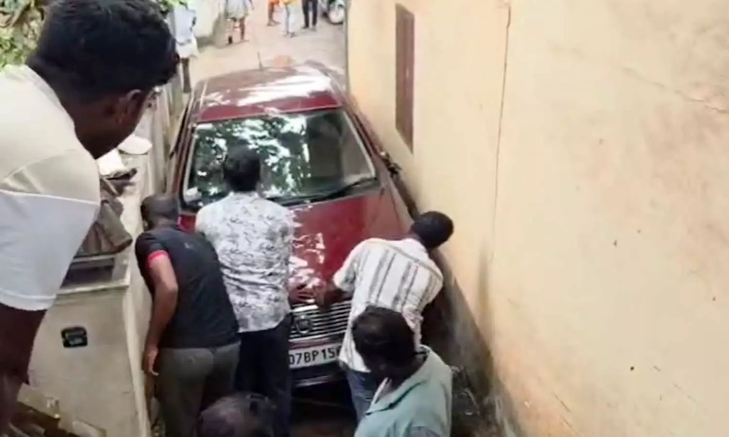 car stuck in bike way car stuck in bike way