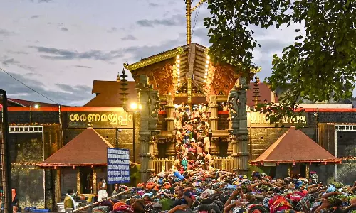 തുലാമാസ പൂജകൾക്കായി ശബരിമല നട തുറന്നു; മേൽശാന്തി നറുക്കെടുപ്പ് നാളെ തുലാമാസ പൂജകൾക്കായി ശബരിമല നട തുറന്നു; മേൽശാന്തി നറുക്കെടുപ്പ് നാളെ
