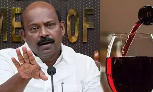 സംസ്ഥാനത്ത് ഹോർട്ടി വൈൻ വിൽപ്പന നിർത്തിവെച്ചു; പുതിയ മദ്യനയം വരുന്നതുവരെ വിൽപ്പന പാടില്ല സംസ്ഥാനത്ത് ഹോർട്ടി വൈൻ വിൽപ്പന നിർത്തിവെച്ചു; പുതിയ മദ്യനയം വരുന്നതുവരെ വിൽപ്പന പാടില്ല
