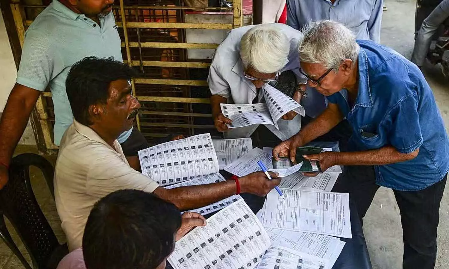 Karnataka SIR: 37 voters file Form-7 saying they are dead Karnataka SIR: 37 voters file Form-7 saying they are dead