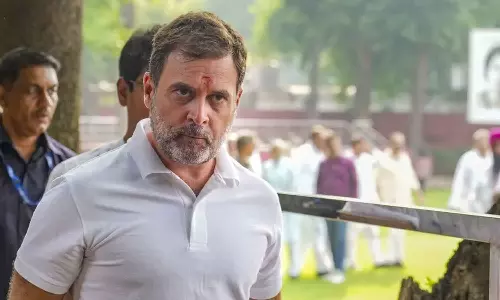 രാഹുല് ഗാന്ധിയുടെ വിദേശയാത്രയില് പുതിയ വിവാദം: പരിഹാസവുമായി ബിജെപി, തിരിച്ചടിച്ച് കോണ്ഗ്രസ് രാഹുല് ഗാന്ധിയുടെ വിദേശയാത്രയില് പുതിയ വിവാദം: പരിഹാസവുമായി ബിജെപി, തിരിച്ചടിച്ച് കോണ്ഗ്രസ്