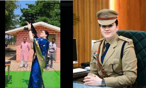 വിജയദശമി ആഘോഷത്തിനിടെ എ.കെ-47 ഉപയോഗിച്ച് വെടിയുതിർത്ത് വനിതാ ഐപിഎസ് ഉദ്യോഗസ്ഥ വിജയദശമി ആഘോഷത്തിനിടെ എ.കെ-47 ഉപയോഗിച്ച് വെടിയുതിർത്ത് വനിതാ ഐപിഎസ് ഉദ്യോഗസ്ഥ