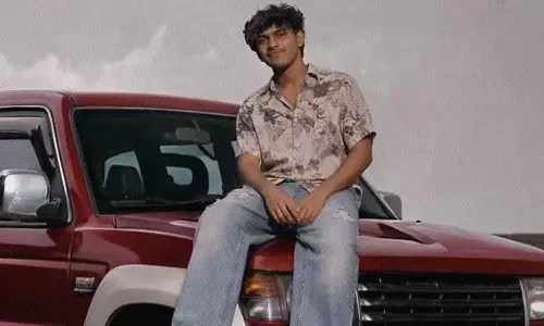 കോഴിക്കോട് മാങ്കാവിൽ ടർഫിൽ കളിക്കുന്നതിനിടെ പ്ലസ് ടു വിദ്യാർഥി കുഴഞ്ഞുവീണ് മരിച്ചു കോഴിക്കോട് മാങ്കാവിൽ ടർഫിൽ കളിക്കുന്നതിനിടെ പ്ലസ് ടു വിദ്യാർഥി കുഴഞ്ഞുവീണ് മരിച്ചു