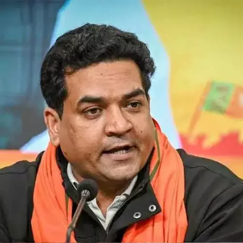 ദേശദ്രോഹി, രാമവിരോധി, ജിഹാദി, കമ്യൂണിസം, നക്സലിസം എന്നിവയുടെ കൂട്ടമാണ് പാറ്റകള്; സമരക്കാരെ അധിക്ഷേപിച്ച് ബിജെപി മന്ത്രി