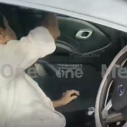 പെട്രോൾ പമ്പിന്റെ മതിലിലേക്ക് കാർ ഇടിച്ചുകയറി; ഡ്രൈവർ കസ്റ്റഡിയിൽ