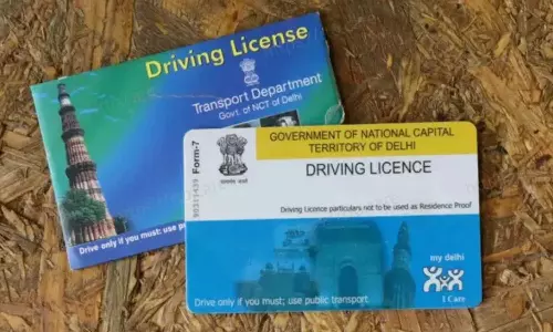ഡ്രൈവിങ് ലൈസൻസിന് ഇനി വ്യത്യസ്ത നിറങ്ങൾ; ഇന്ത്യക്കാർക്കും വിദേശികൾക്കും വേറെ ഫോർമാറ്റ്, കേന്ദ്രത്തിന്റെ പുതിയ നിർദേശം ഡ്രൈവിങ് ലൈസൻസിന് ഇനി വ്യത്യസ്ത നിറങ്ങൾ; ഇന്ത്യക്കാർക്കും വിദേശികൾക്കും വേറെ ഫോർമാറ്റ്, കേന്ദ്രത്തിന്റെ പുതിയ നിർദേശം