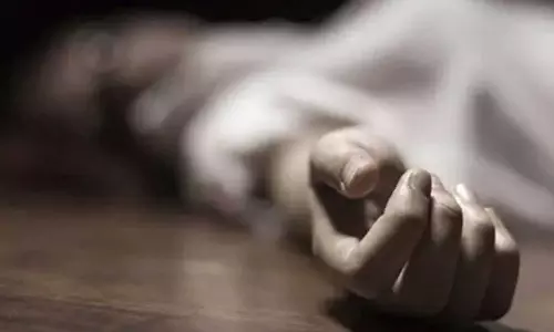 സ്കൂളിനുള്ളിൽ 12-ാം ക്ലാസ് വിദ്യാർത്ഥിനിയെ മരിച്ച നിലയിൽ കണ്ടെത്തി; തീകൊളുത്തിയതെന്ന് സംശയം