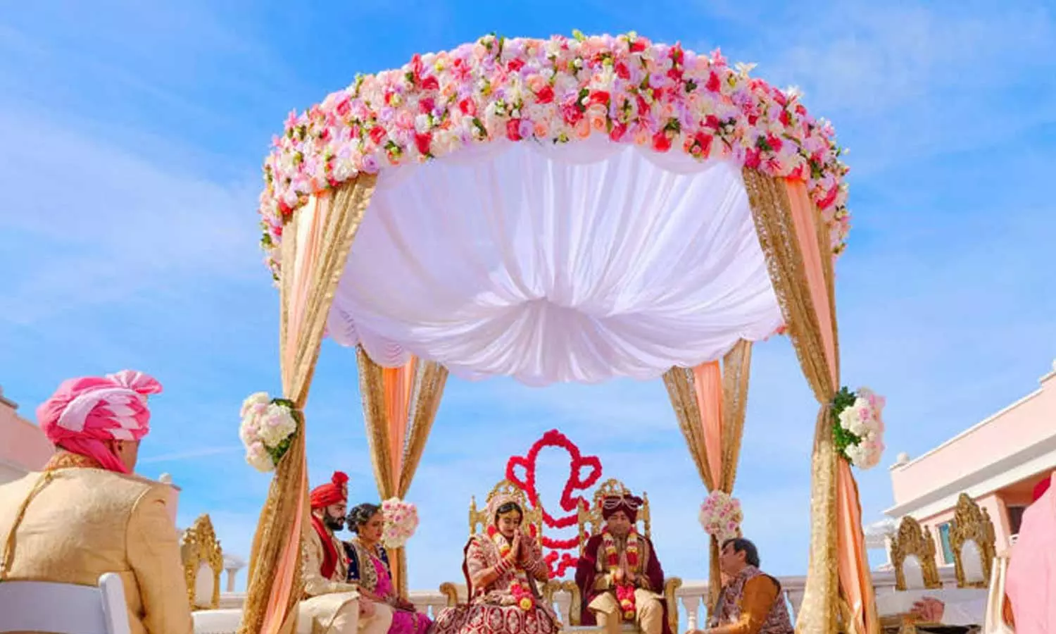 താർ വേണം, ഇല്ലെങ്കിൽ കല്യാണമില്ല; വിവാഹദിനത്തിൽ വരന്റെ വാശി, വധു ആശുപത്രിയിൽ താർ വേണം, ഇല്ലെങ്കിൽ കല്യാണമില്ല; വിവാഹദിനത്തിൽ വരന്റെ വാശി, വധു ആശുപത്രിയിൽ