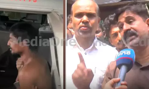 കള്ളനെ പിടികൂടി പൊലീസിലേൽപ്പിച്ചു; വിട്ടയച്ചപ്പോൾ തിരിച്ചെത്തി വീട്ടുടമയെ കൊല്ലുമെന്ന് ഭീഷണി കള്ളനെ പിടികൂടി പൊലീസിലേൽപ്പിച്ചു; വിട്ടയച്ചപ്പോൾ തിരിച്ചെത്തി വീട്ടുടമയെ കൊല്ലുമെന്ന് ഭീഷണി