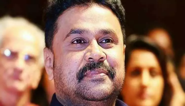 ദിലീപിനെ അമ്മയിലേക്ക് തിരിച്ചെടുത്തതില് വിമര്ശനമുയരുന്നു ദിലീപിനെ അമ്മയിലേക്ക് തിരിച്ചെടുത്തതില് വിമര്ശനമുയരുന്നു