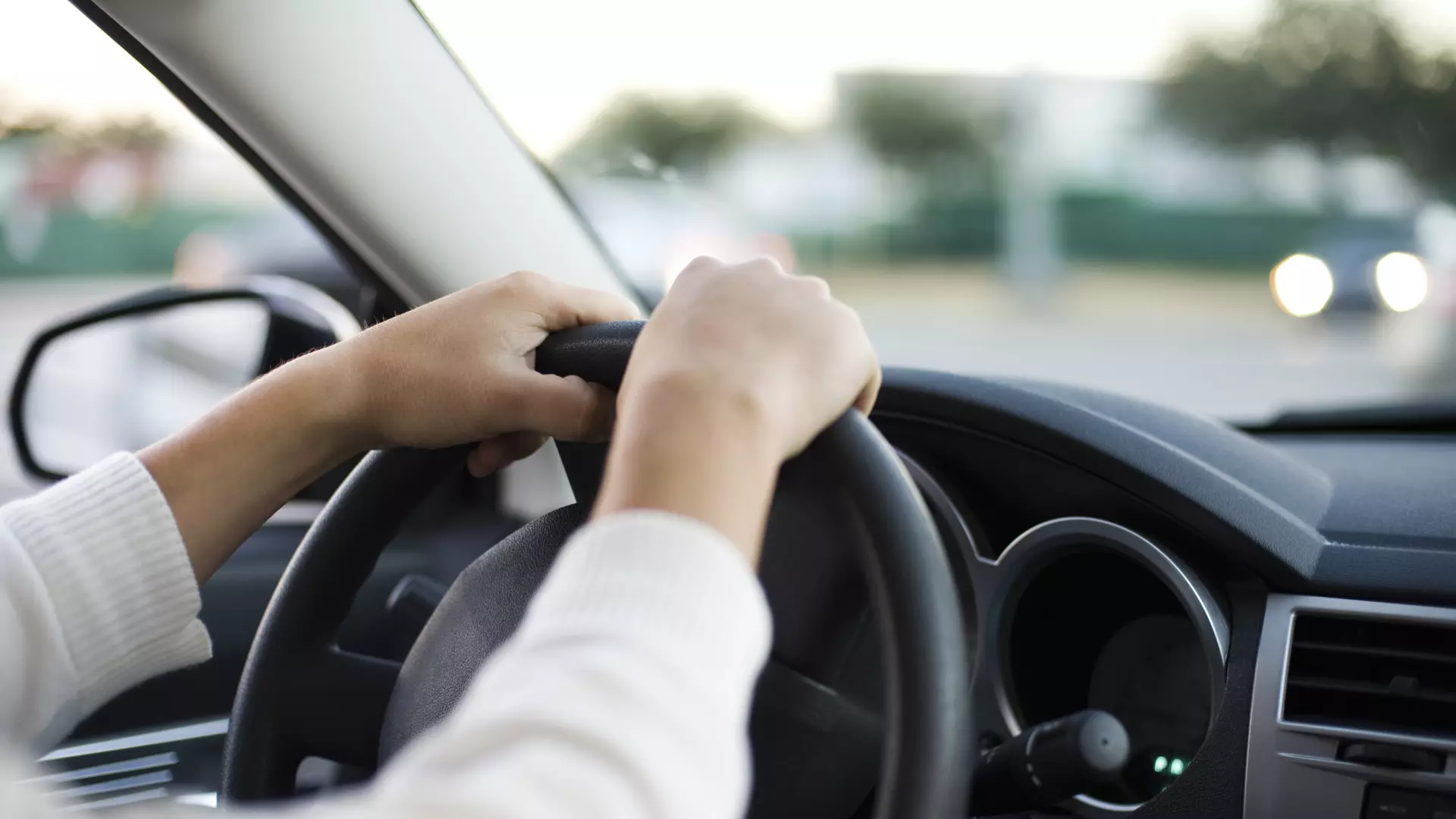 വിദേശത്ത് ഡ്രൈവിങ് ലൈസന്സുള്ള സ്ത്രീകള്ക്ക് ഡ്രൈവിങ് സ്കൂളില് പോകാതെ ലൈസന്സിന് അപേക്ഷിക്കാം വിദേശത്ത് ഡ്രൈവിങ് ലൈസന്സുള്ള സ്ത്രീകള്ക്ക് ഡ്രൈവിങ് സ്കൂളില് പോകാതെ ലൈസന്സിന് അപേക്ഷിക്കാം