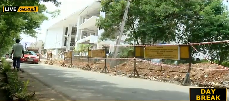 കൊച്ചിയില്‍ റോഡ് പൊളിക്കരുതെന്ന ആവശ്യവുമായി മുഖ്യമന്ത്രിയെ കണ്ട സര്‍വകക്ഷി സംഘത്തിന് നിരാശ