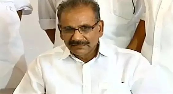 എകെ ശശീന്ദ്രനെതിരായ കേസ് റദ്ദാക്കണം; ആവശ്യവുമായി പരാതിക്കാരി ഹൈക്കോടതിയില് എകെ ശശീന്ദ്രനെതിരായ കേസ് റദ്ദാക്കണം; ആവശ്യവുമായി പരാതിക്കാരി ഹൈക്കോടതിയില്