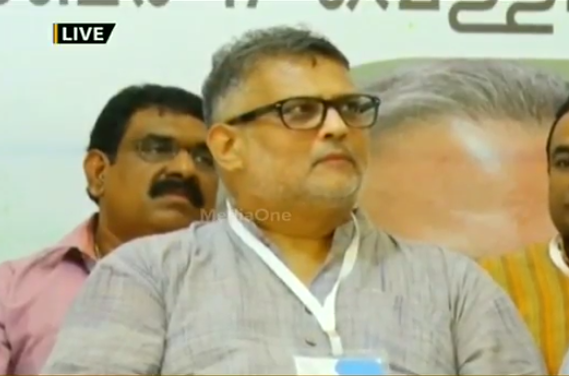 ഗാന്ധിജിയുടെ മരണത്തില്‍ അസത്യങ്ങള്‍ പ്രചരിക്കുന്നത് ചരിത്രത്തെ തിരുത്താനാണെന്ന് തുഷാര്‍ ഗാന്ധി