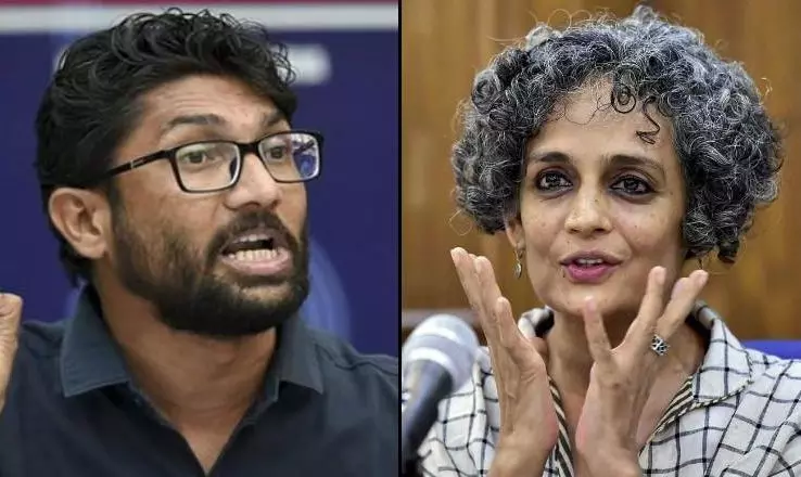 ജിഗ്നേഷ് മേവാനിയുടെ തെരഞ്ഞെടുപ്പ് പ്രചരണം: അരുന്ധതി റോയ് 3 ലക്ഷം സംഭാവന നല്‍കി