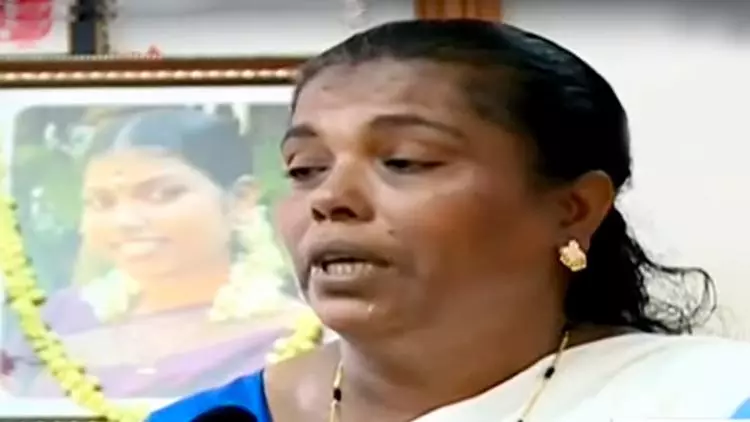 പ്രതിക്ക് വധശിക്ഷ നല്‍കണമെന്ന് ജിഷയുടെ അമ്മ