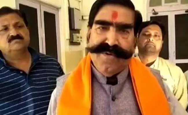 രാജസ്ഥാനില് വീണ്ടും അക്രമം; പശുവിനെ കടത്തുന്നവര് കൊല്ലപ്പെടുമെന്ന് ബിജെപി എംഎല്എ രാജസ്ഥാനില് വീണ്ടും അക്രമം; പശുവിനെ കടത്തുന്നവര് കൊല്ലപ്പെടുമെന്ന് ബിജെപി എംഎല്എ