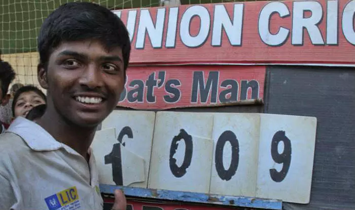 റണ്‍ വരള്‍ച്ച; അത്ഭുത ബാലന്‍ പ്രണവ് ധണ്ഡവാഡെ കളി നിര്‍ത്തി