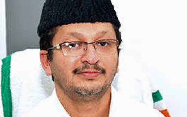 വഖ്ഫ് ബോർഡിനെ നന്നാക്കാനിറങ്ങിയ സർക്കാർ ബോർഡിൽ നിന്ന് ലോണെടുത്ത 56 ലക്ഷം തിരിച്ചടച്ചിട്ടില്ലെന്ന് റഷീദലി തങ്ങൾ വഖ്ഫ് ബോർഡിനെ നന്നാക്കാനിറങ്ങിയ സർക്കാർ ബോർഡിൽ നിന്ന് ലോണെടുത്ത 56 ലക്ഷം തിരിച്ചടച്ചിട്ടില്ലെന്ന് റഷീദലി തങ്ങൾ