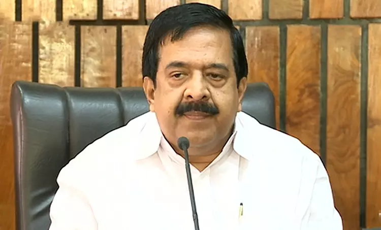 കാസര്കോട് ഇരട്ടകൊലപാതകം സി.ബി.ഐ അന്വേഷിക്കണമെന്ന് രമേശ് ചെന്നിത്തല കാസര്കോട് ഇരട്ടകൊലപാതകം സി.ബി.ഐ അന്വേഷിക്കണമെന്ന് രമേശ് ചെന്നിത്തല