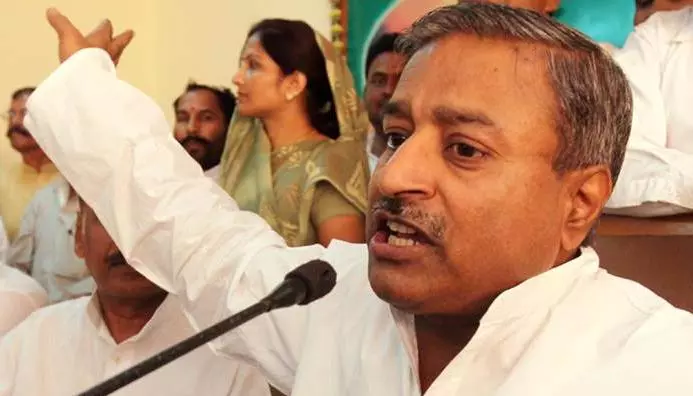 മുസ്ലിംകള് ഇന്ത്യയില് വേണ്ട, അവര് പാകിസ്താനിലോ ബംഗ്ലാദേശിലോ പോവണമെന്ന് ബിജെപി എംപി മുസ്ലിംകള് ഇന്ത്യയില് വേണ്ട, അവര് പാകിസ്താനിലോ ബംഗ്ലാദേശിലോ പോവണമെന്ന് ബിജെപി എംപി