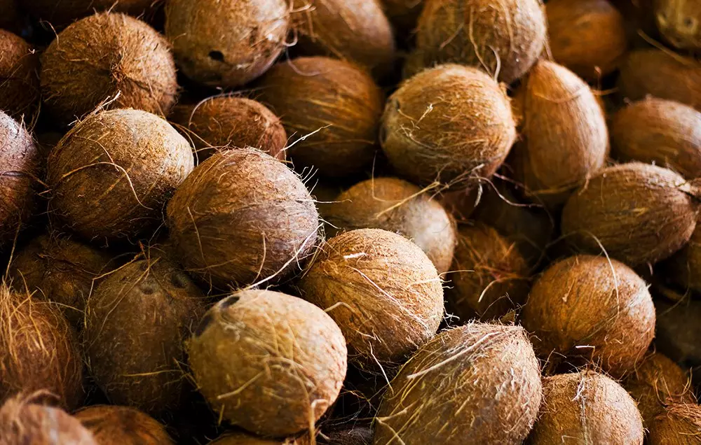 സംസ്ഥാനത്ത് തേങ്ങയുടെ വില വീണ്ടും ഇടിഞ്ഞു