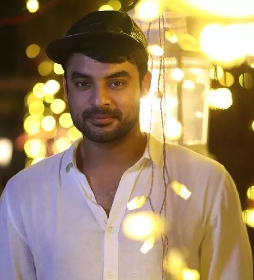 ഒരു സിനിമയുടെ വിജയത്തിന്റെ ക്രഡിറ്റ് നായകന് മാത്രമല്ലെന്ന് ടൊവിനോ തോമസ് ഒരു സിനിമയുടെ വിജയത്തിന്റെ ക്രഡിറ്റ് നായകന് മാത്രമല്ലെന്ന് ടൊവിനോ തോമസ്