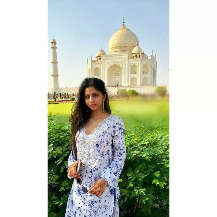 ബോളിവുഡിലേക്ക് ചുവടുവെക്കാനൊരുങ്ങി കിങ് ഖാന്‍റെ മകളും