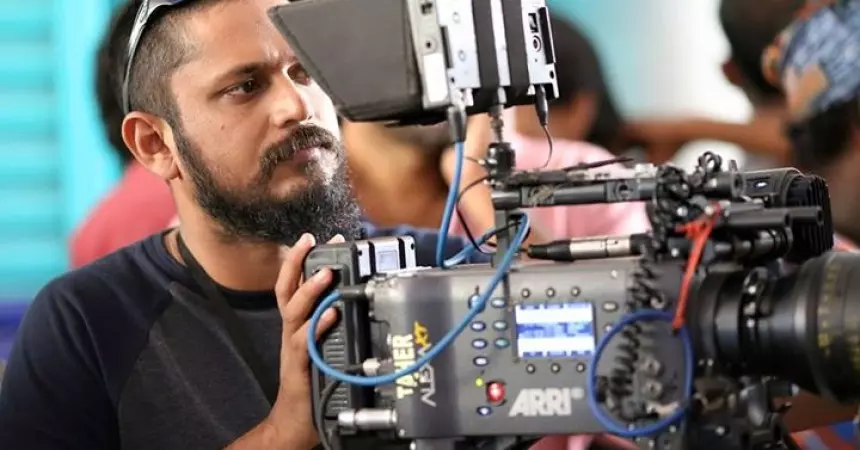 ‘റെവനന്റി’നൊപ്പം ‘എന്ന് നിന്റെ മൊയ്തീ’നും; ജോമോന് അന്തർദേശീയ അംഗീകാരം