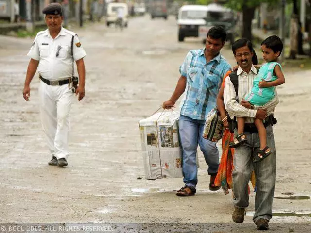 അസാമില് ബംഗ്ലാദേശി കുടിയേറ്റ വിഷയം പ്രചാരണായുധമാക്കാന് ബിജെപി അസാമില് ബംഗ്ലാദേശി കുടിയേറ്റ വിഷയം പ്രചാരണായുധമാക്കാന് ബിജെപി
