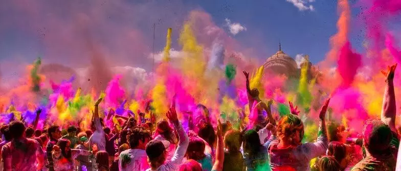 ഇന്ന് ചോട്ടി ഹോളി, നിറങ്ങളില്‍ അലിഞ്ഞുചേരാന്‍ ഉത്തരേന്ത്യ