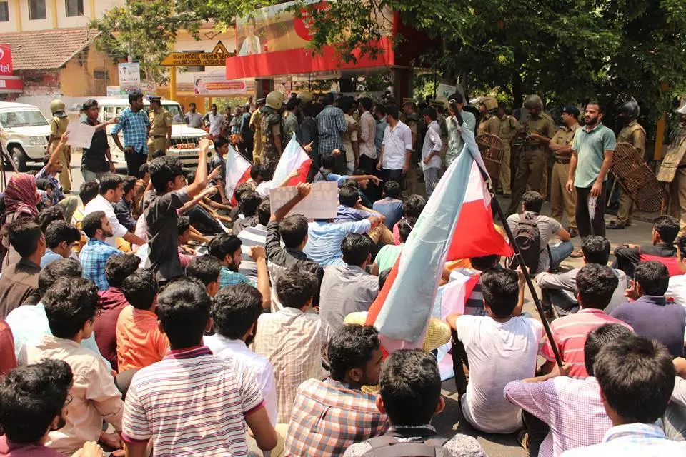 എസ് ഐ ഒ പ്രവര്ത്തകര്ക്ക് ജാമ്യം എസ് ഐ ഒ പ്രവര്ത്തകര്ക്ക് ജാമ്യം