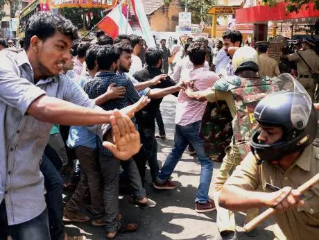 ഹൈദരാബാദ് സര്‍വകലാശാല: കോഴിക്കോട് പ്രതിഷേധിച്ച എസ്‌ഐഒകാര്‍ക്കെതിരെ മതവിദ്വേഷത്തിന് കേസ്