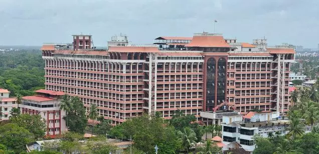 ജിസിഡിഎയുടെ ഭൂമി കുറഞ്ഞ വിലയ്ക്ക് സിവില് സര്വ്വീസ് ഉദ്യോഗസ്ഥര്ക്ക് വില്ക്കാന് നീക്കം ജിസിഡിഎയുടെ ഭൂമി കുറഞ്ഞ വിലയ്ക്ക് സിവില് സര്വ്വീസ് ഉദ്യോഗസ്ഥര്ക്ക് വില്ക്കാന് നീക്കം